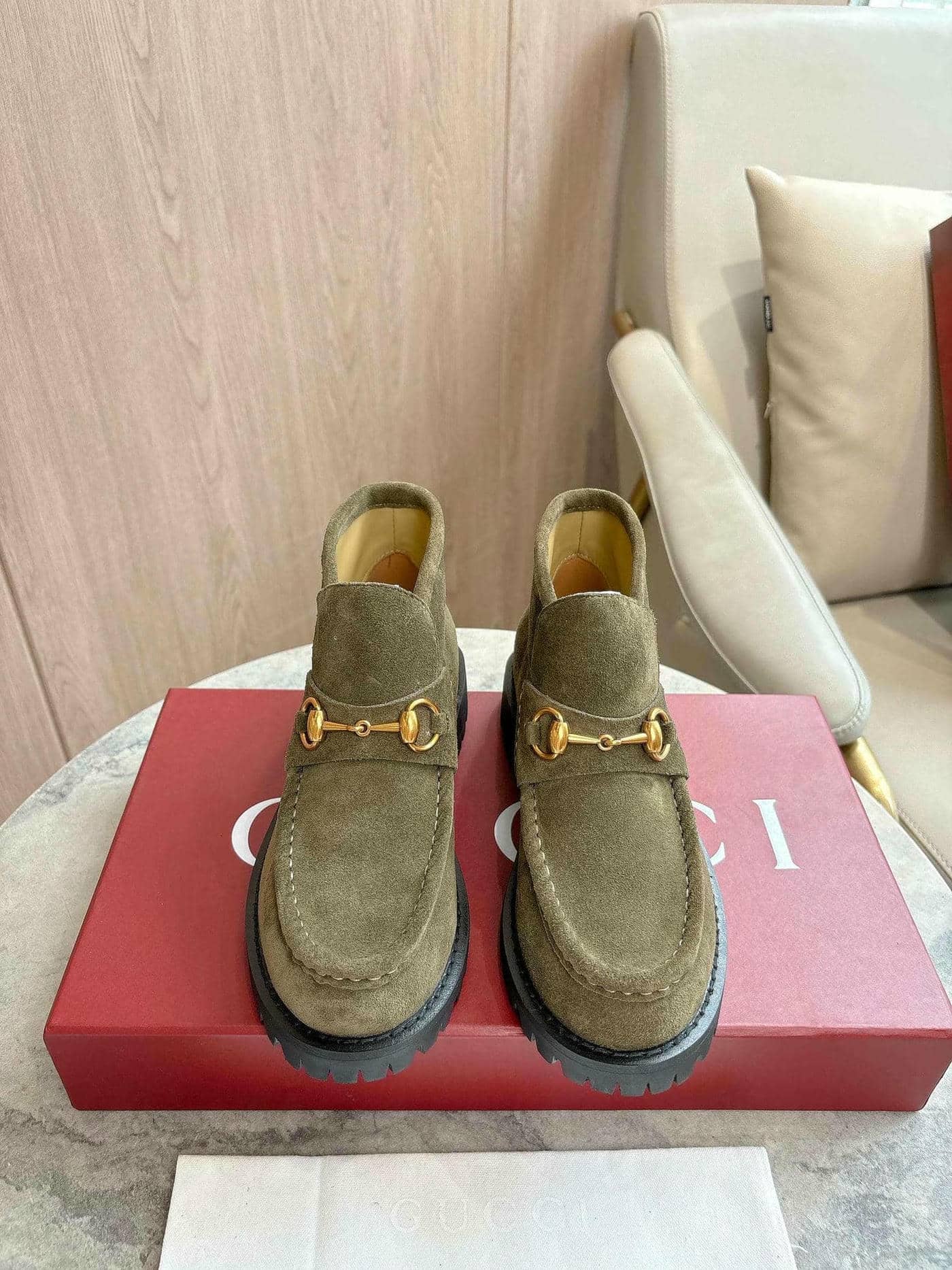 0013 Boots